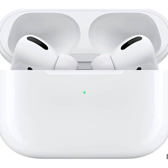 Apple Airpods Pro Second Generation with Charging Case and various size buds - Picture 1 of 7